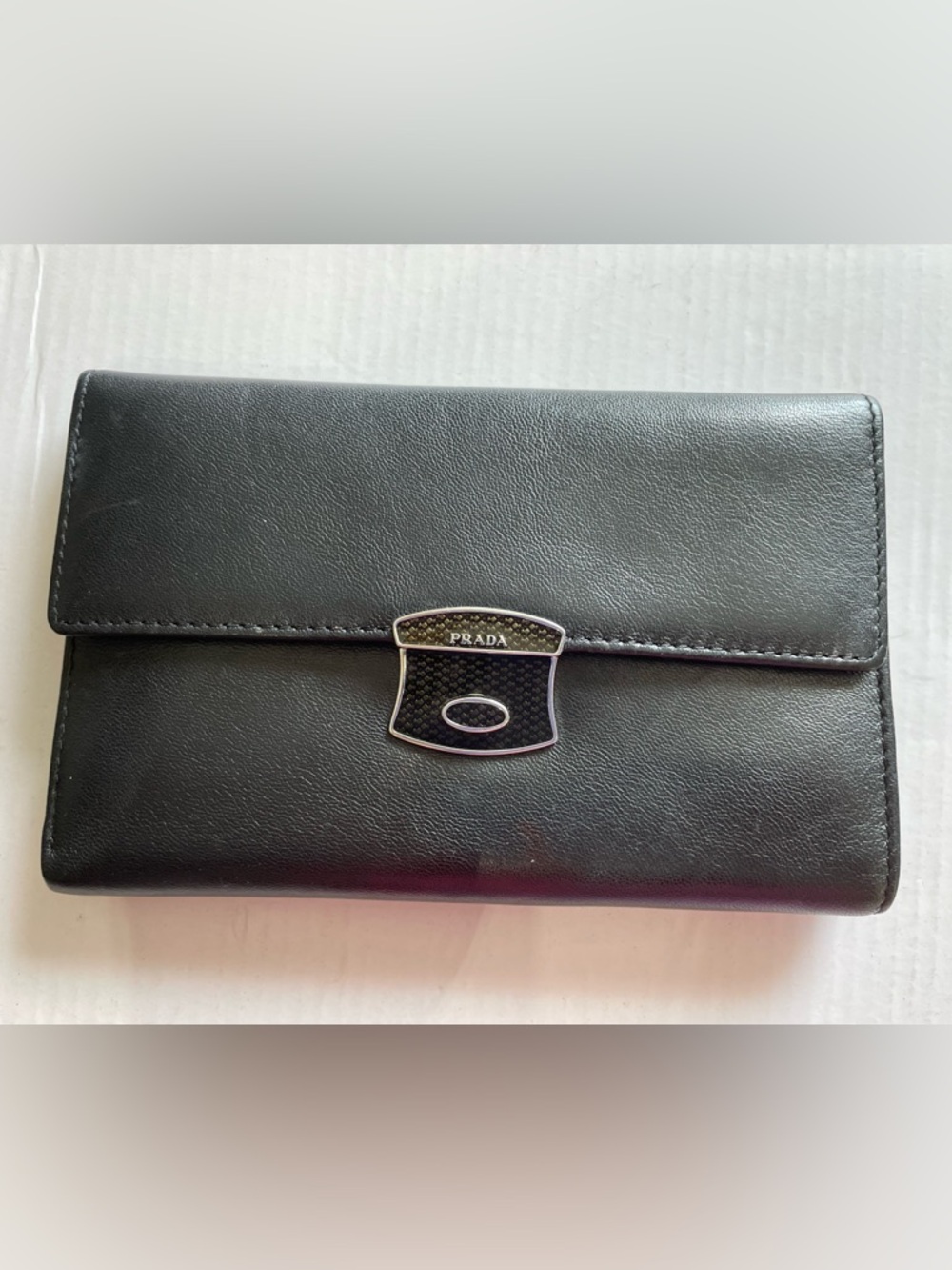 Prada 100% leather Wallet Vintage black Squeeze Lock - Picture 3 of 16